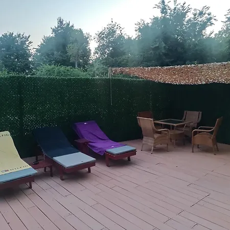 בית נופש House Sremska Kamenica